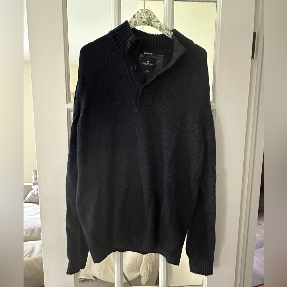 Men’s A&E button up sweater size medium